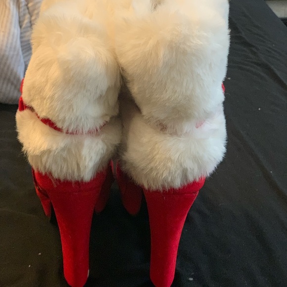 Adorable Christmas Boots - Picture 4 of 4